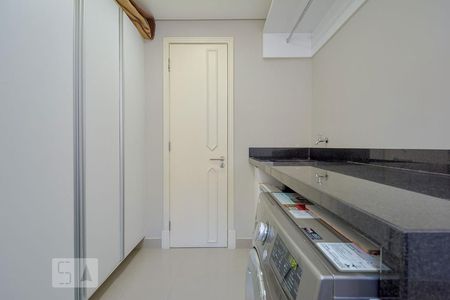Apartamento para alugar com 260m², 3 quartos e 4 vagas Apartamento para alugar com 260m², 3 quartos e 4 vagasÁrea de Serviço