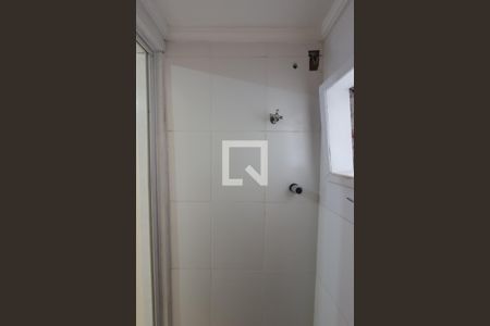 Apartamento para alugar com 77m², 3 quartos e 1 vaga Apartamento para alugar com 77m², 3 quartos e 1 vagaBanheiro da suíte 2