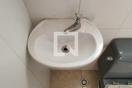 Apartamento para alugar com 77m², 3 quartos e 1 vaga Apartamento para alugar com 77m², 3 quartos e 1 vagaBanheiro da suíte 1