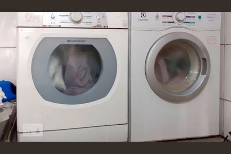 Apartamento à venda com 50m², 2 quartos e 1 vaga Apartamento à venda com 50m², 2 quartos e 1 vagaLavanderia do Prédio