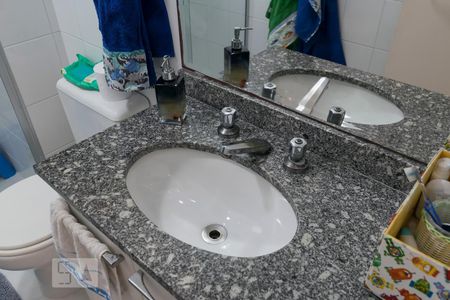 Apartamento à venda com 92m², 3 quartos e 2 vagasBanheiro social