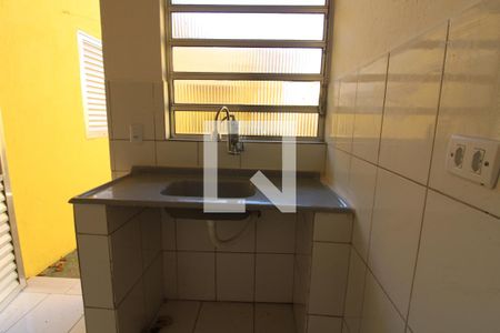 Sala/cozinha de casa para alugar com 1 quarto, 28m² em Vila Marieta, São Paulo