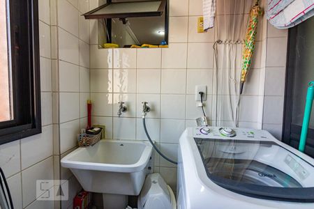 Apartamento à venda com 76m², 3 quartos e 1 vagaÁrea de Serviço