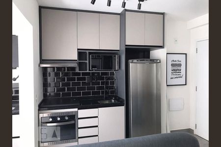 Cozinha de apartamento à venda com 1 quarto, 38m² em Vila Suzana, São Paulo