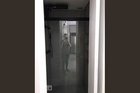 Banheiro de apartamento à venda com 1 quarto, 38m² em Vila Suzana, São Paulo