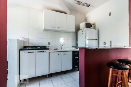 Cozinha de apartamento para alugar com 2 quartos, 52m² em Teresópolis, Porto Alegre