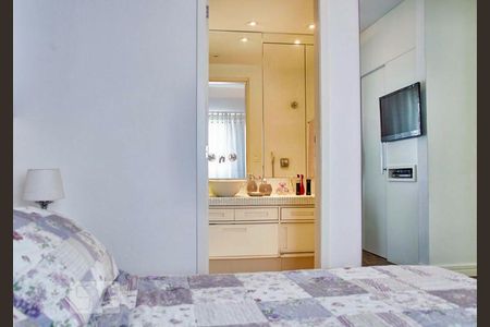 Suíte de apartamento para alugar com 3 quartos, 92m² em Água Branca, São Paulo