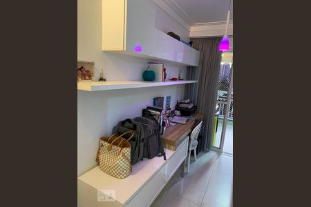 Apartamento à venda com 94m², 2 quartos e 2 vagas Apartamento à venda com 94m², 2 quartos e 2 vagasSala