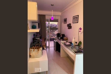 Apartamento à venda com 94m², 2 quartos e 2 vagas Apartamento à venda com 94m², 2 quartos e 2 vagasSala