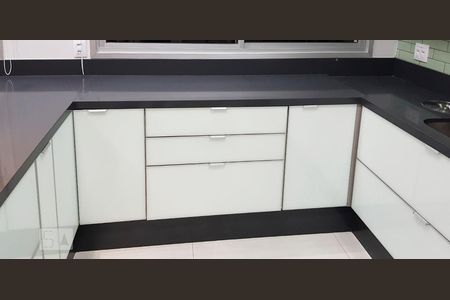 Apartamento à venda com 115m², 3 quartos e 2 vagasCOZINHA