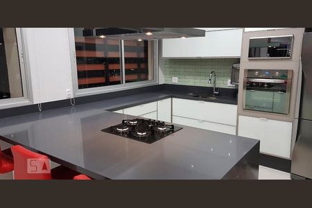 Apartamento à venda com 115m², 3 quartos e 2 vagasCOZINHA