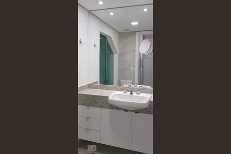 Apartamento à venda com 115m², 3 quartos e 2 vagasBANHEIRO