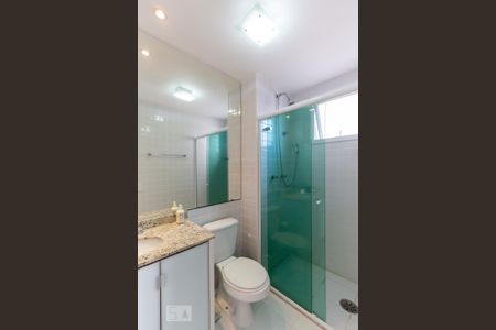 Apartamento à venda com 107m², 3 quartos e 2 vagasBanheiro da suíte
