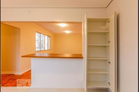 Apartamento para alugar com 100m², 3 quartos e 1 vaga Apartamento para alugar com 100m², 3 quartos e 1 vagaCozinha - Armários