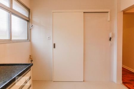 Apartamento para alugar com 100m², 3 quartos e 1 vaga Apartamento para alugar com 100m², 3 quartos e 1 vagaPorta da Área de Serviço