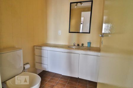 Banheiro de apartamento à venda com 4 quartos, 110m² em Sumaré, São Paulo