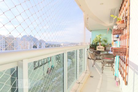 Apartamento à venda com 75m², 3 quartos e 2 vagasVaranda da Sala