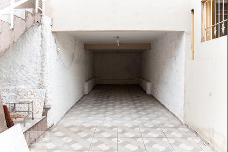 Casa à venda com 165m², 4 quartos e 3 vagas Casa à venda com 165m², 4 quartos e 3 vagasGaragem