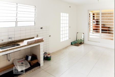 Casa à venda com 165m², 4 quartos e 3 vagas Casa à venda com 165m², 4 quartos e 3 vagasCozinha