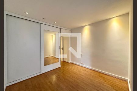 Apartamento para alugar com 100m², 3 quartos e 2 vagas Apartamento para alugar com 100m², 3 quartos e 2 vagasSuíte