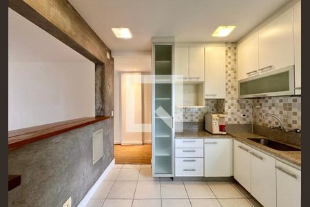 Apartamento para alugar com 100m², 3 quartos e 2 vagas Apartamento para alugar com 100m², 3 quartos e 2 vagasCozinha