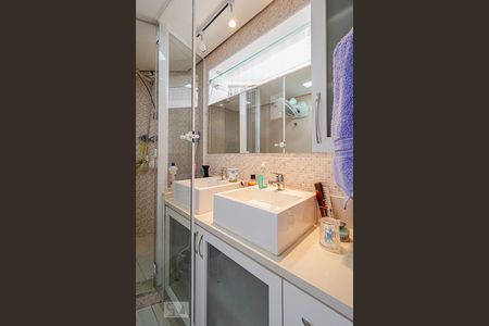 Banheiro da suíte de apartamento à venda com 3 quartos, 128m² em Indianópolis, São Paulo