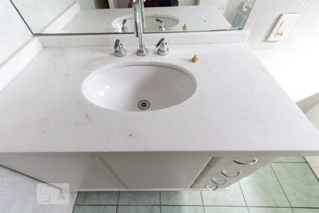 Apartamento à venda com 90m², 4 quartos e 1 vaga Apartamento à venda com 90m², 4 quartos e 1 vagaBanheiro da suíte