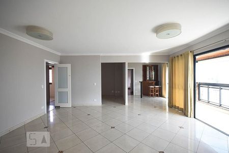 Sala de apartamento à venda com 3 quartos, 160m² em Vila Suzana, São Paulo