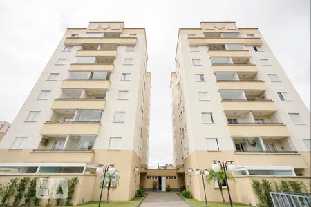 Apartamento para alugar com 54m², 2 quartos e 1 vaga Apartamento para alugar com 54m², 2 quartos e 1 vagaFachada