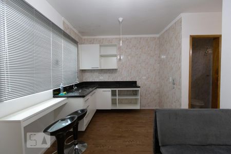 Cozinha de casa de condomínio para alugar com 2 quartos, 32m² em Vila Bela, São Paulo