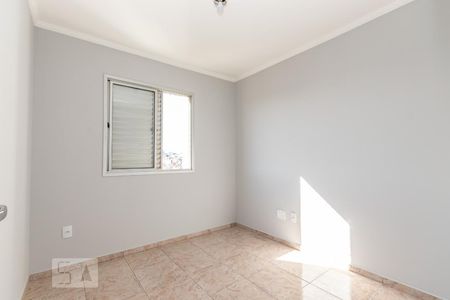 Quarto 1 de apartamento para alugar com 2 quartos, 48m² em Vila Taquari, São Paulo