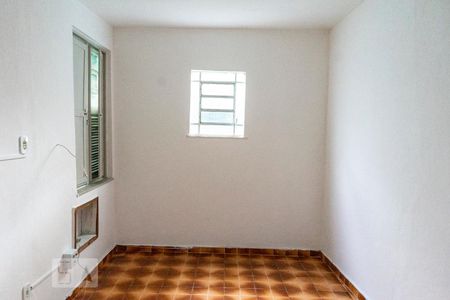Quarto de casa para alugar com 1 quarto, 40m² em Penha, Rio de Janeiro