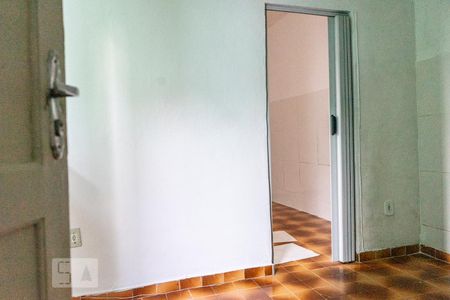 Sala de casa para alugar com 1 quarto, 40m² em Penha, Rio de Janeiro
