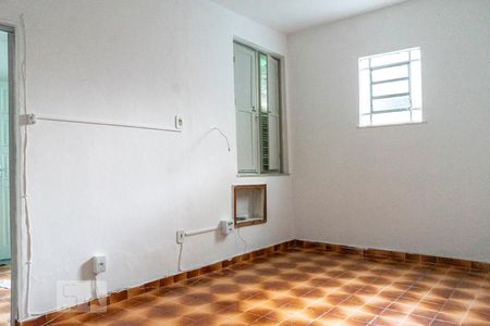 Quarto de casa para alugar com 1 quarto, 40m² em Penha, Rio de Janeiro