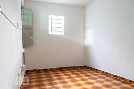 Quarto de casa para alugar com 1 quarto, 40m² em Penha, Rio de Janeiro