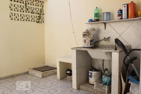 Casa de condomínio à venda com 130m², 2 quartos e 1 vagaÁrea de Serviço