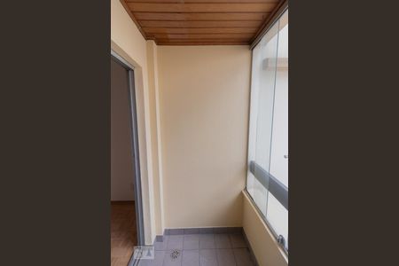 Apartamento à venda com 74m², 3 quartos e 1 vaga Apartamento à venda com 74m², 3 quartos e 1 vagaSacada
