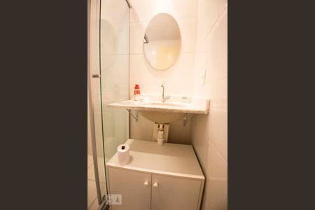 banheiro de apartamento à venda com 2 quartos, 64m² em Swift, Campinas