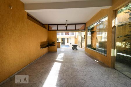 Casa à venda com 550m², 5 quartos e 6 vagas Casa à venda com 550m², 5 quartos e 6 vagasSalão