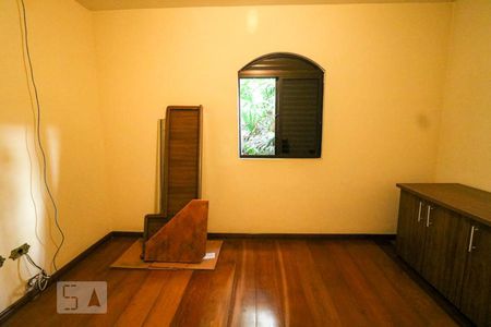 Casa à venda com 550m², 5 quartos e 6 vagas Casa à venda com 550m², 5 quartos e 6 vagasDormitório