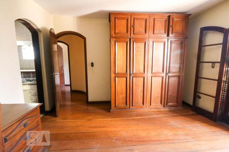 Casa à venda com 550m², 5 quartos e 6 vagas Casa à venda com 550m², 5 quartos e 6 vagasSuite 4