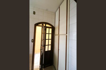 Casa à venda com 550m², 5 quartos e 6 vagas Casa à venda com 550m², 5 quartos e 6 vagasÁrea de Serviço