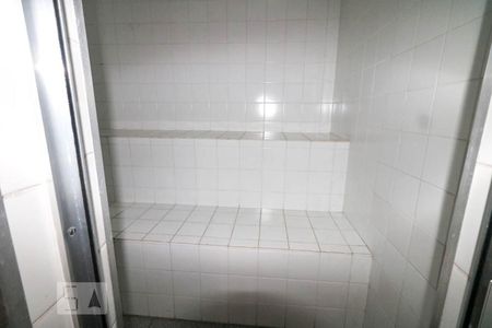 Casa à venda com 550m², 5 quartos e 6 vagas Casa à venda com 550m², 5 quartos e 6 vagasSauna Vestiário 2