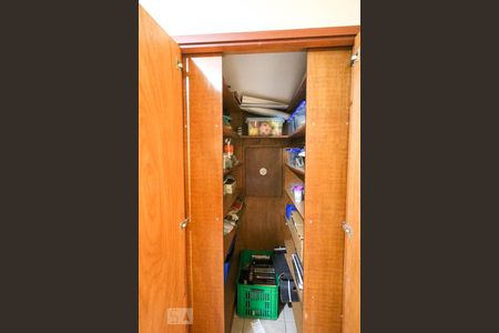 Casa à venda com 550m², 5 quartos e 6 vagas Casa à venda com 550m², 5 quartos e 6 vagasArmário do Escritório