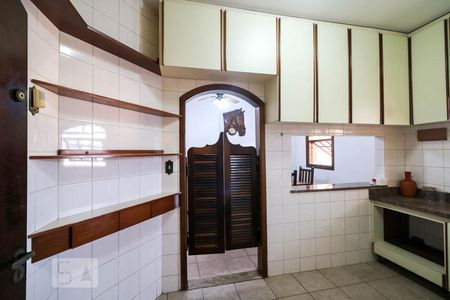 Casa à venda com 550m², 5 quartos e 6 vagas Casa à venda com 550m², 5 quartos e 6 vagasCozinha