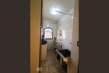 Casa à venda com 550m², 5 quartos e 6 vagas Casa à venda com 550m², 5 quartos e 6 vagasÁrea de Serviço