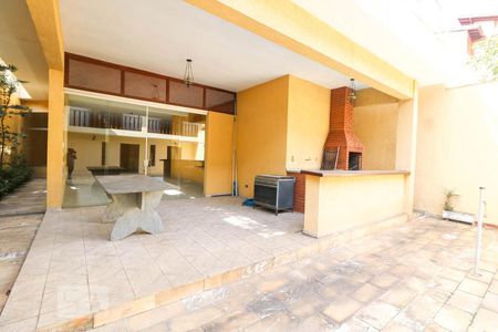 Casa à venda com 550m², 5 quartos e 6 vagas Casa à venda com 550m², 5 quartos e 6 vagasEspaço Gourmet