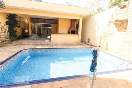 Casa à venda com 550m², 5 quartos e 6 vagas Casa à venda com 550m², 5 quartos e 6 vagasPiscina
