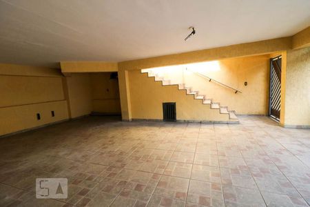 Casa à venda com 550m², 5 quartos e 6 vagas Casa à venda com 550m², 5 quartos e 6 vagasGaragem