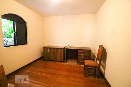 Casa à venda com 550m², 5 quartos e 6 vagas Casa à venda com 550m², 5 quartos e 6 vagasDormitório